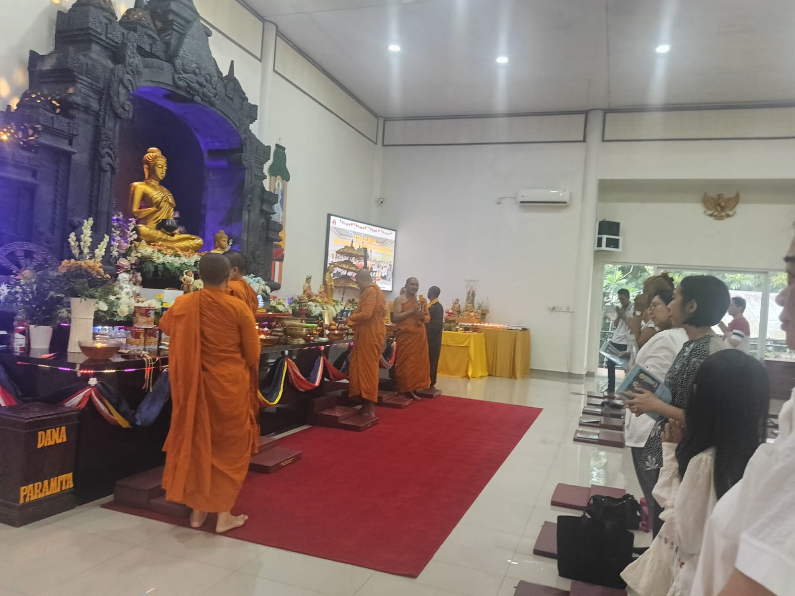 Sembayang Cengbeng Di Vihara Bhakti Pramuka